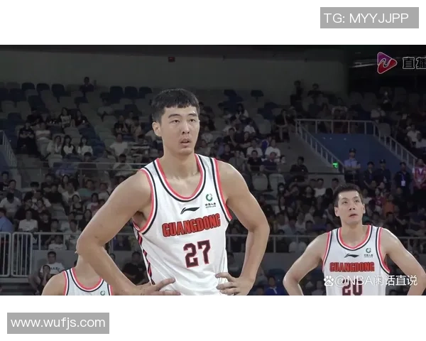 任骏飞引领球队奋勇争先展现篮球精神与团队合作的魅力 任骏飞引领球队奋勇争先展现篮球精神与团队合作的魅力